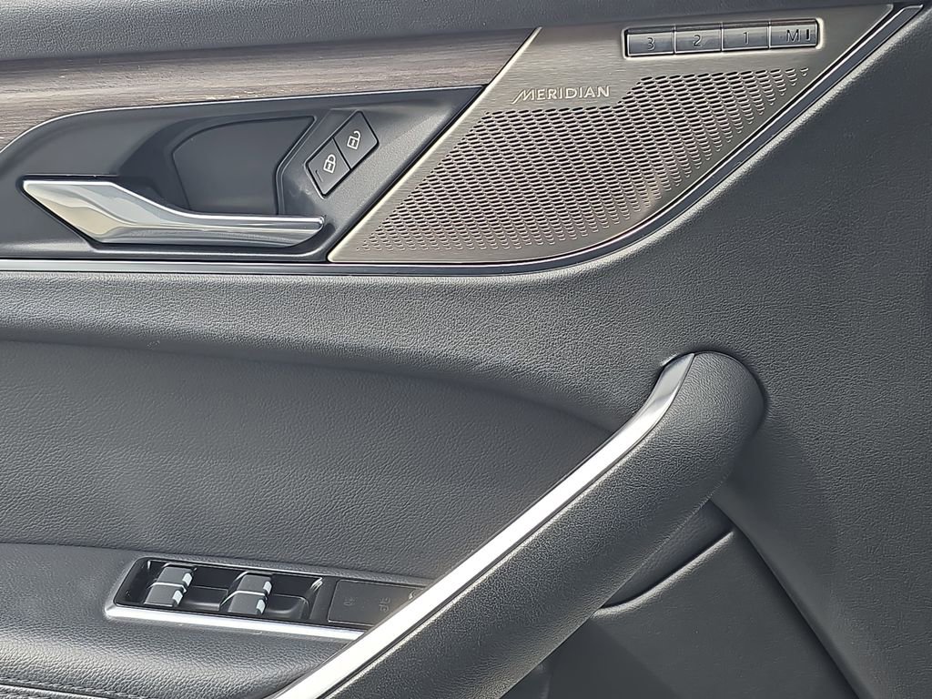 Used 2021 Jaguar F-PACE S image 31