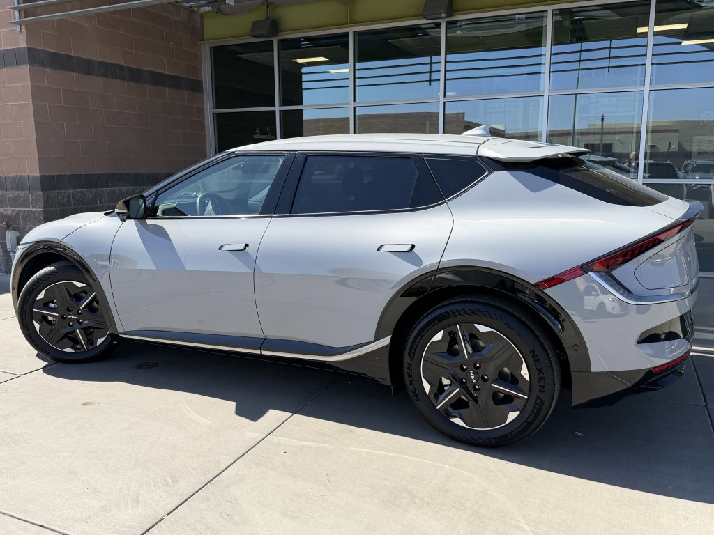 Used 2025 Kia EV6 Wind image 5