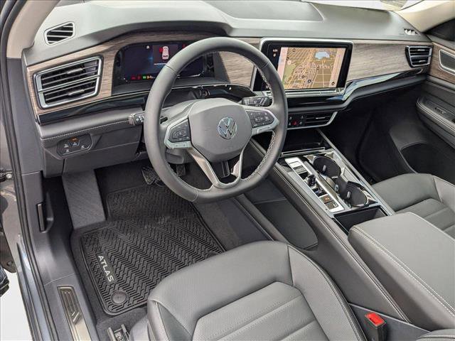 New 2025 Volkswagen Atlas SEL image 3