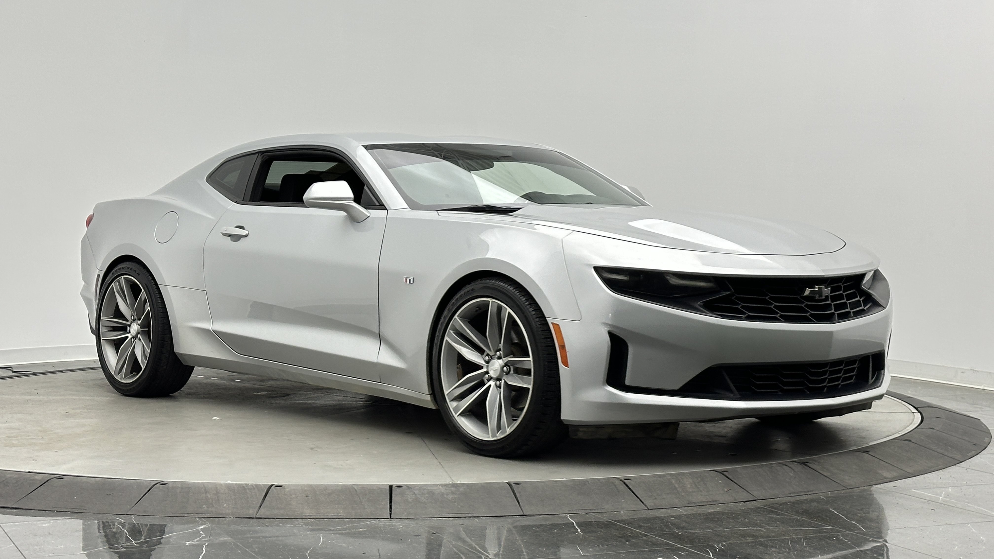 Used 2019 Chevrolet Camaro LS RWD image 3