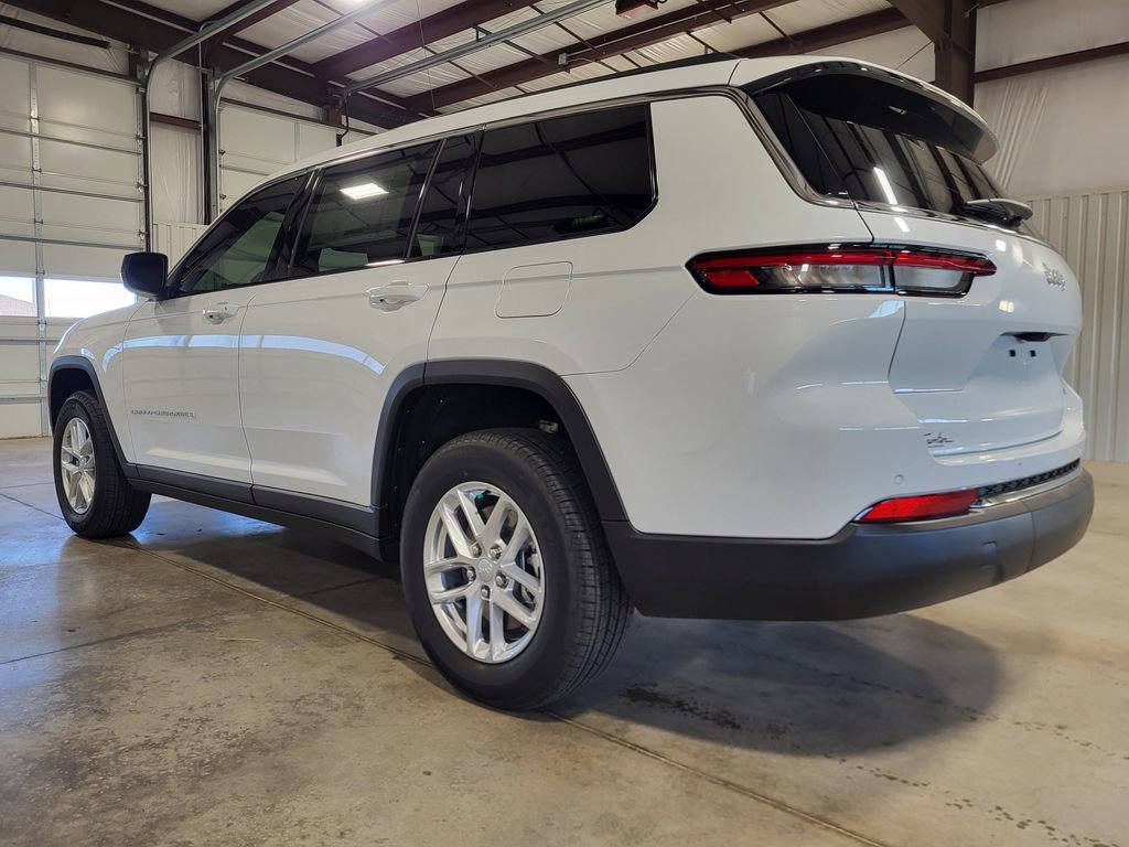 New 2025 Jeep Grand Cherokee L Laredo w/ Luxury Tech Group I RWD image 3