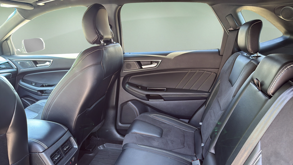 Used 2019 Ford Edge ST w/ Equipment Group 401A AWD/4WD image 16