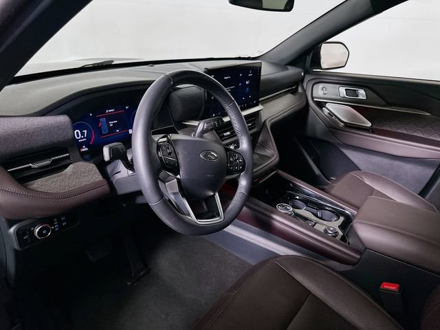 Used 2025 Ford Explorer Platinum w/ LUX Leather Package image 10