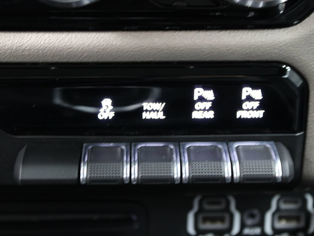 Used 2019 RAM 1500 Laramie AWD/4WD image 60