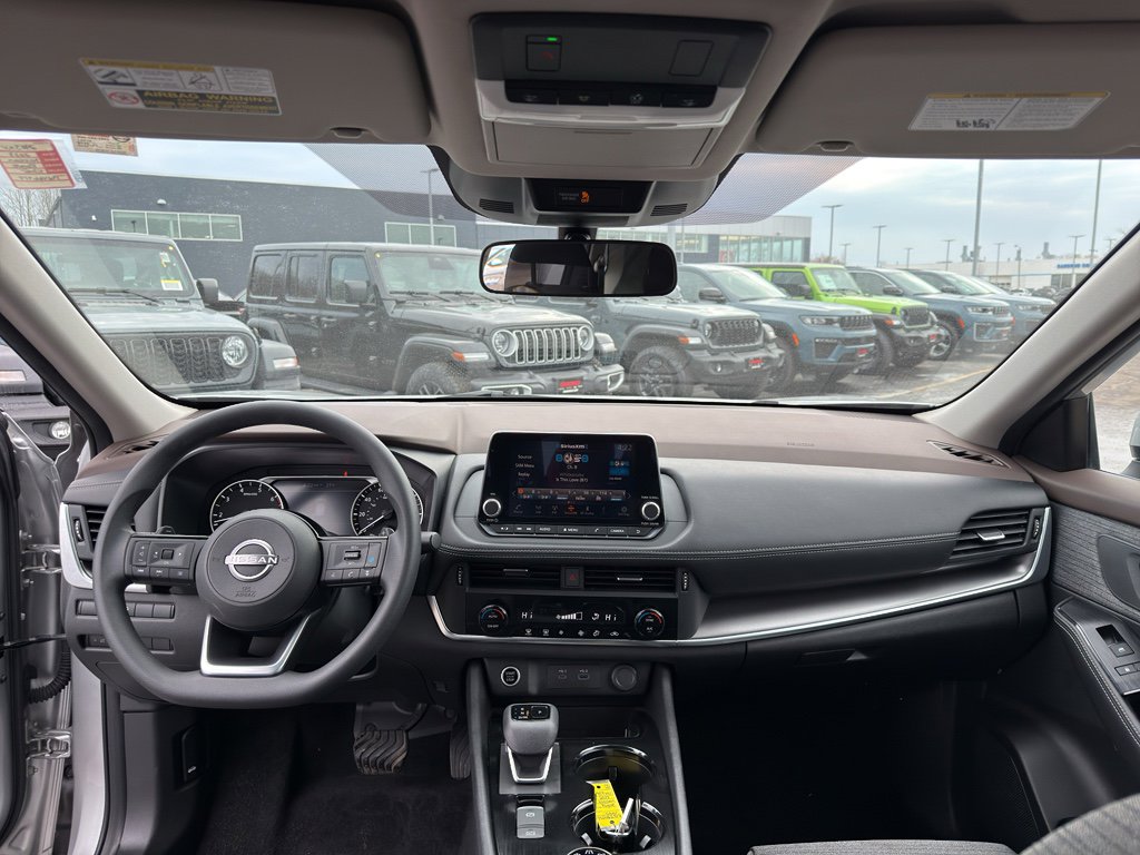 Certified 2023 Nissan Rogue SV image 28