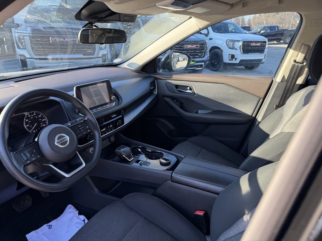 Used 2021 Nissan Rogue SV image 14