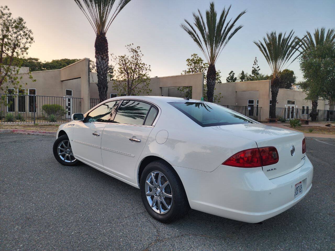 Used 2007 Buick Lucerne CXL w/ Luxury Package FWD image 7
