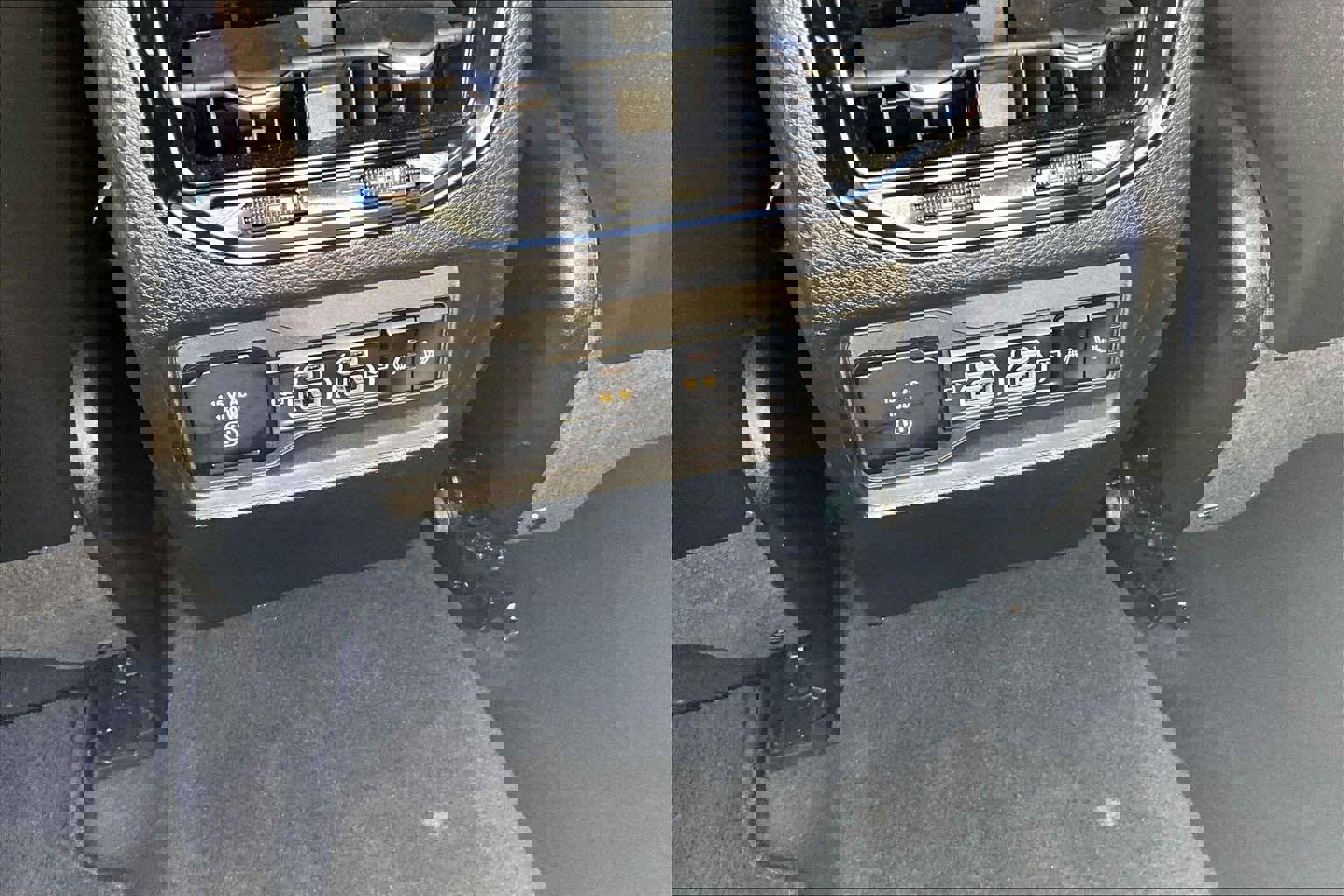 Used 2022 Jeep Grand Cherokee Limited 4xe w/ Luxury Tech Group II image 39