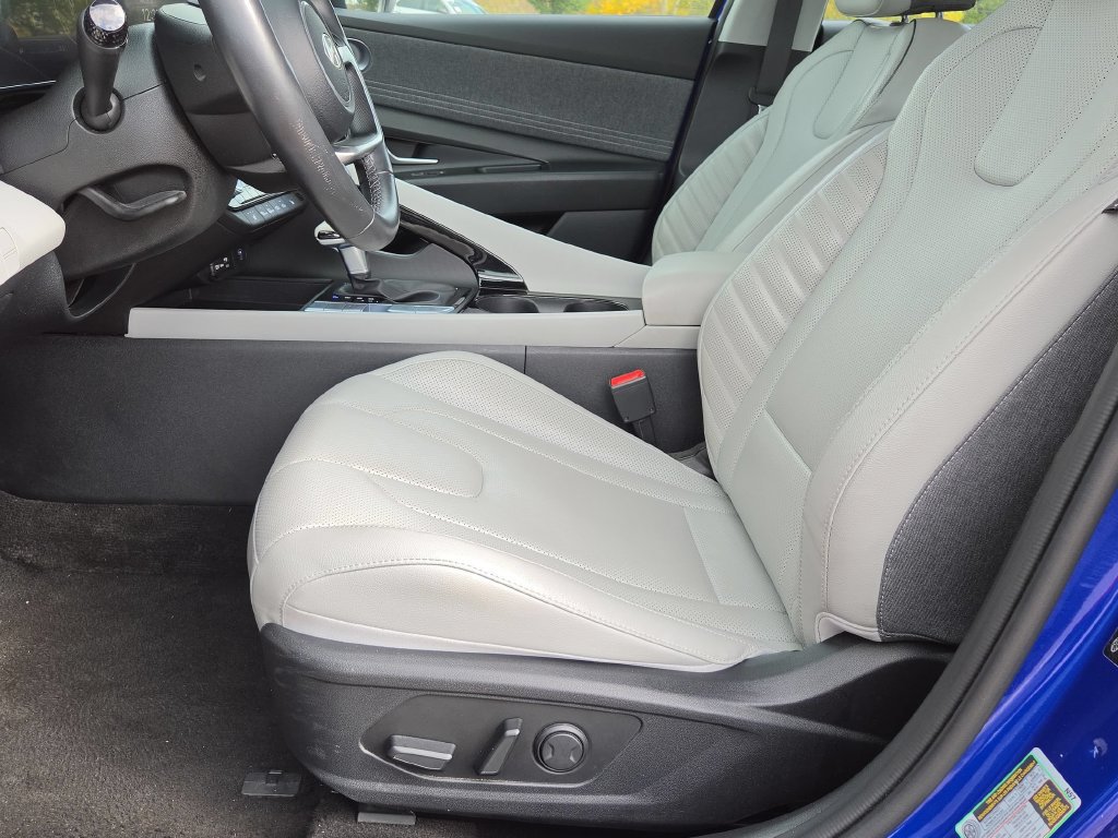 Used 2024 Hyundai Elantra Limited FWD image 15