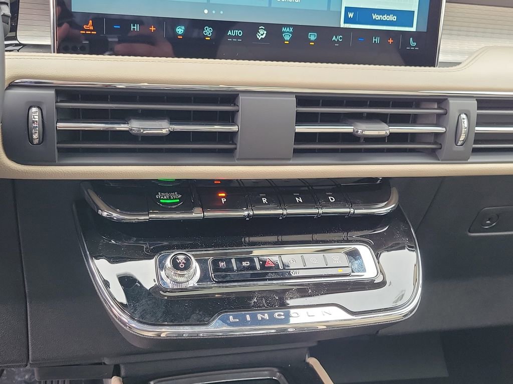 New 2026 Lincoln Corsair Premiere image 28