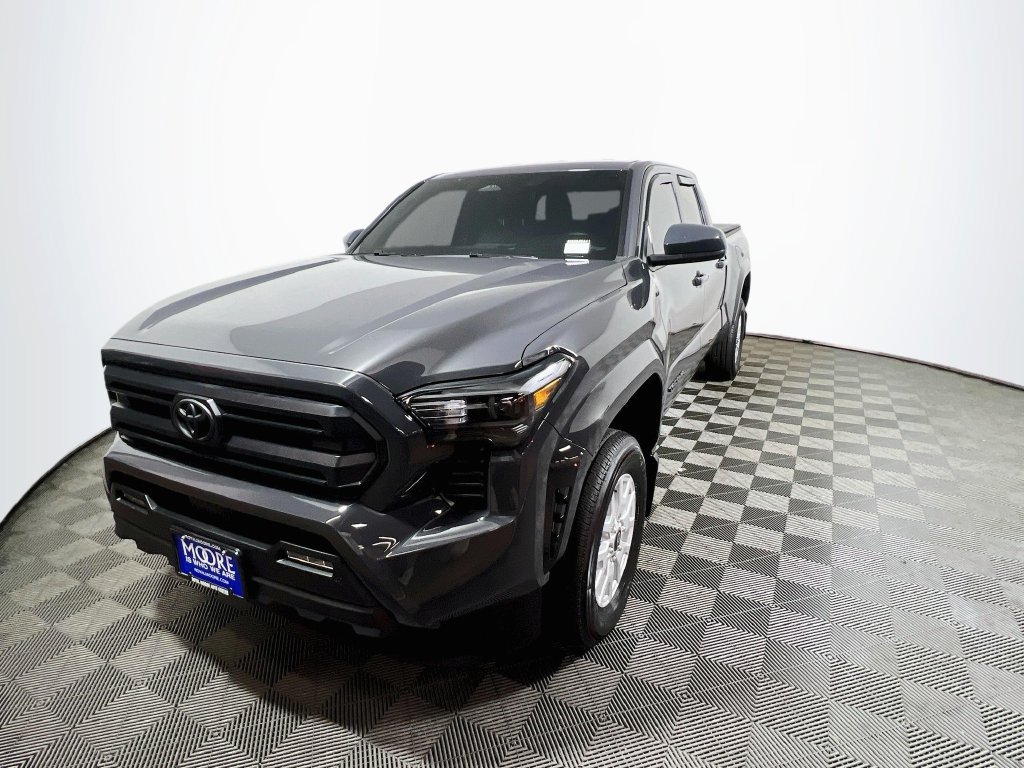 Certified 2026 Toyota Tacoma SR5 AWD/4WD image 3