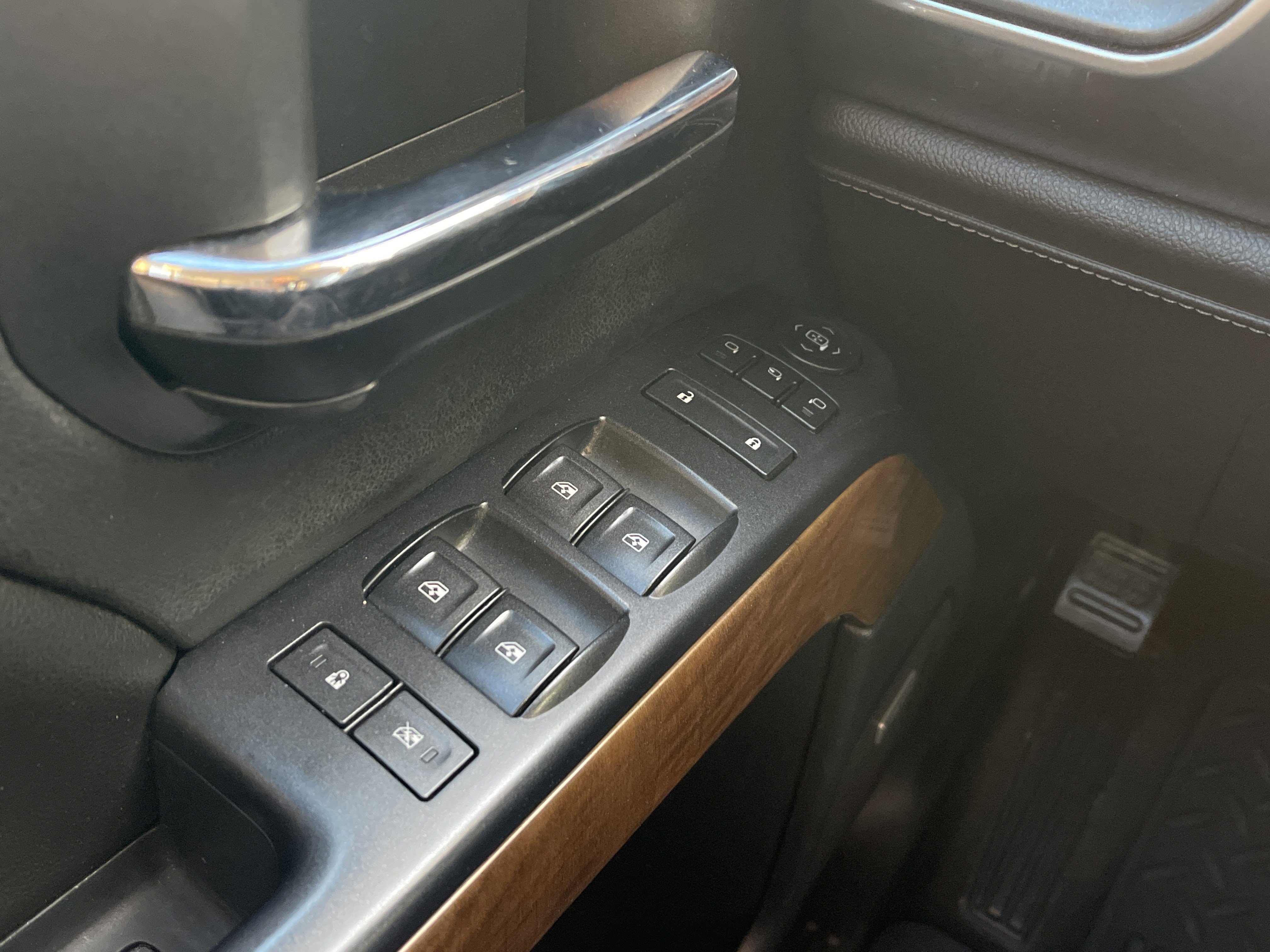 Used 2016 Chevrolet Silverado 3500 LTZ image 23