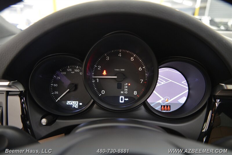 Used 2023 Porsche Macan AWD/4WD image 29