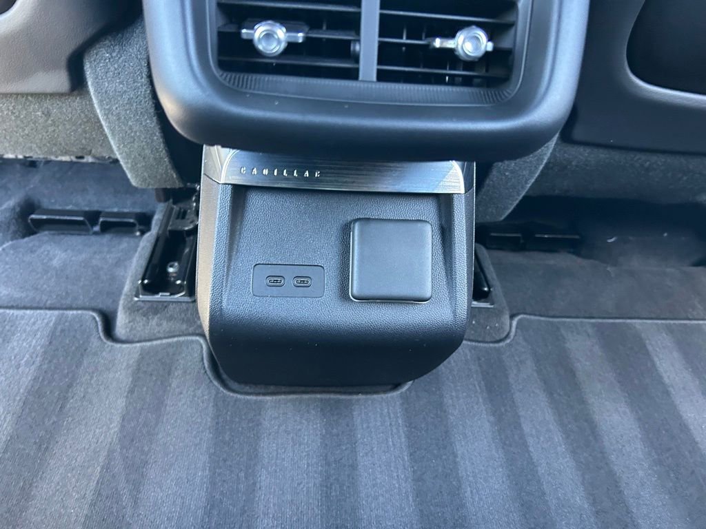 Used 2023 Cadillac Lyriq 2WD image 46