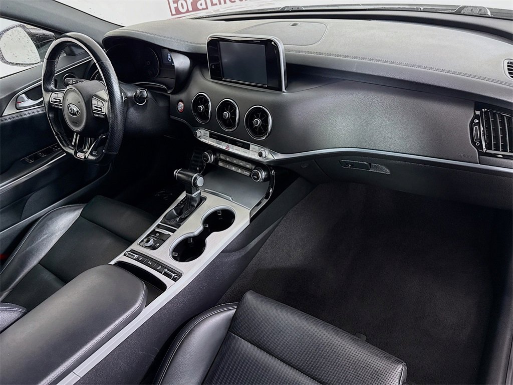 Used 2021 Kia Stinger GT image 31