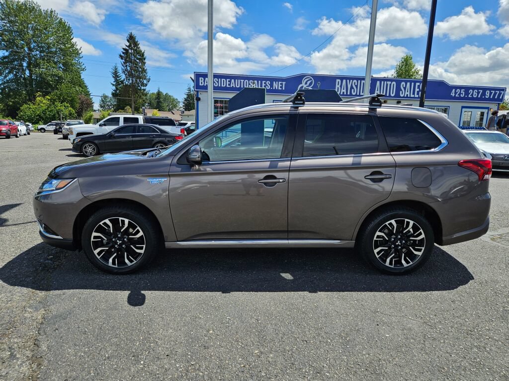 Used 2018 Mitsubishi Outlander SEL AWD/4WD image 2