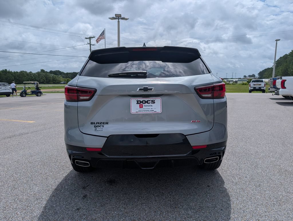 Used 2025 Chevrolet Blazer RS w/ Driver Confidence II Package FWD image 4