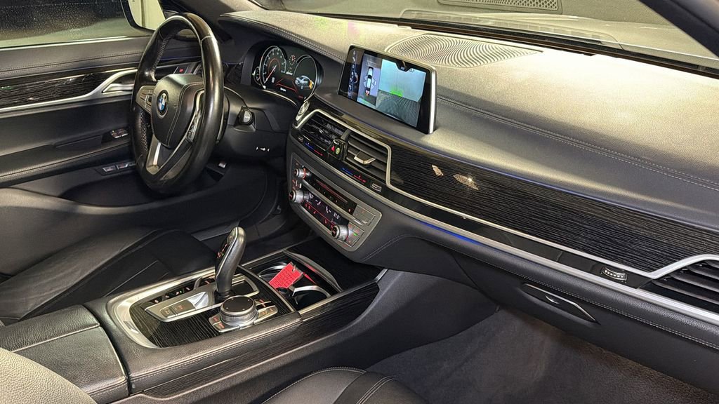 Used 2017 BMW 740e xDrive image 10