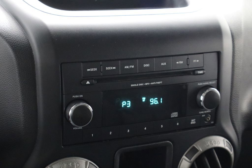 Used 2015 Jeep Wrangler Sport image 24