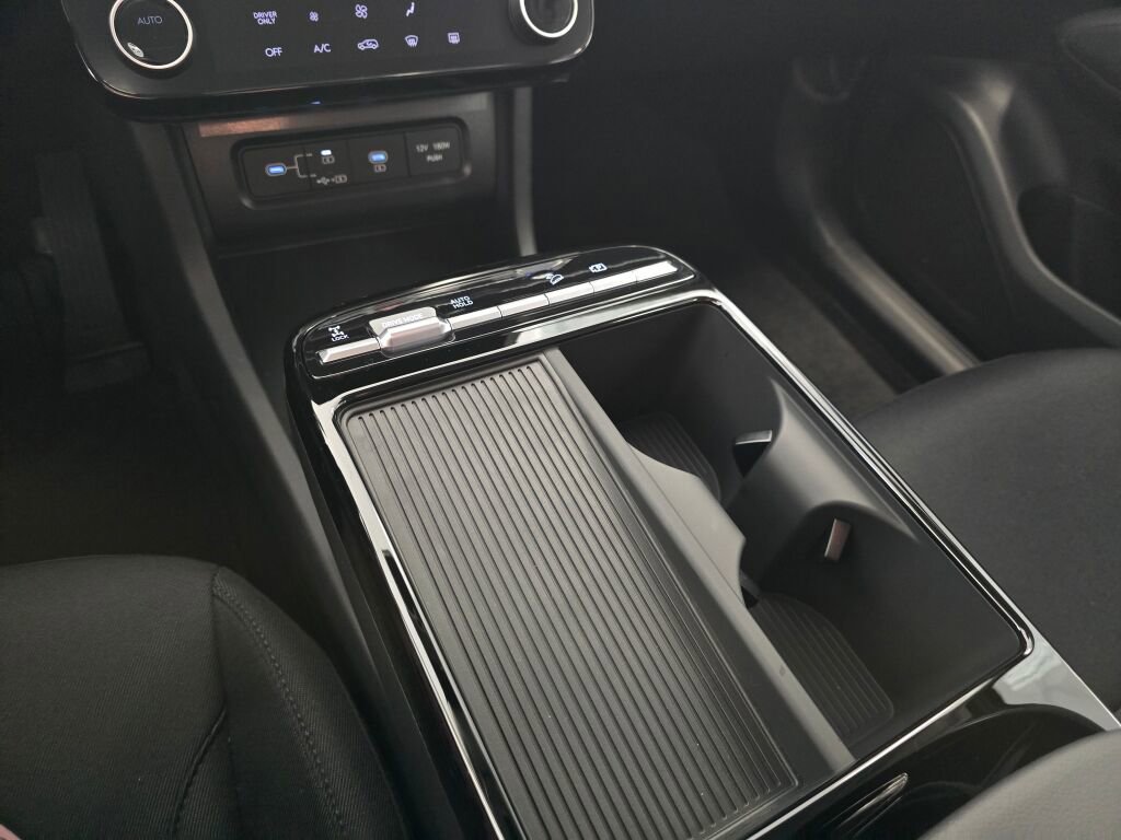 New 2026 Hyundai Tucson Blue SE image 29