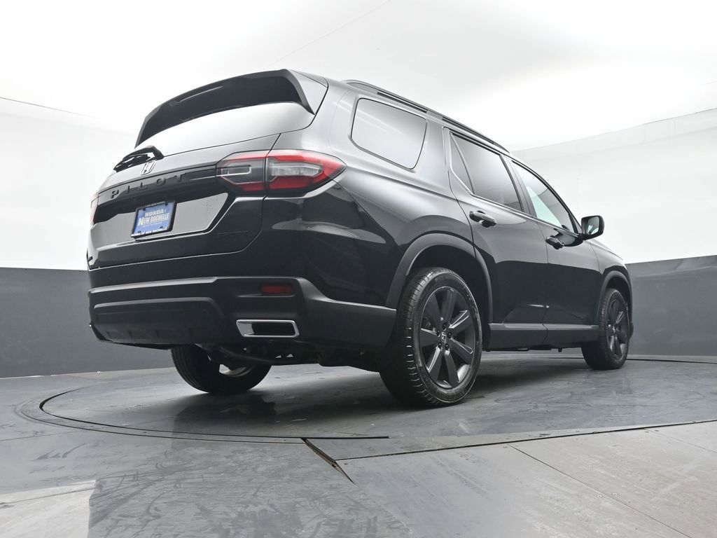 Certified 2025 Honda Pilot Sport image 34