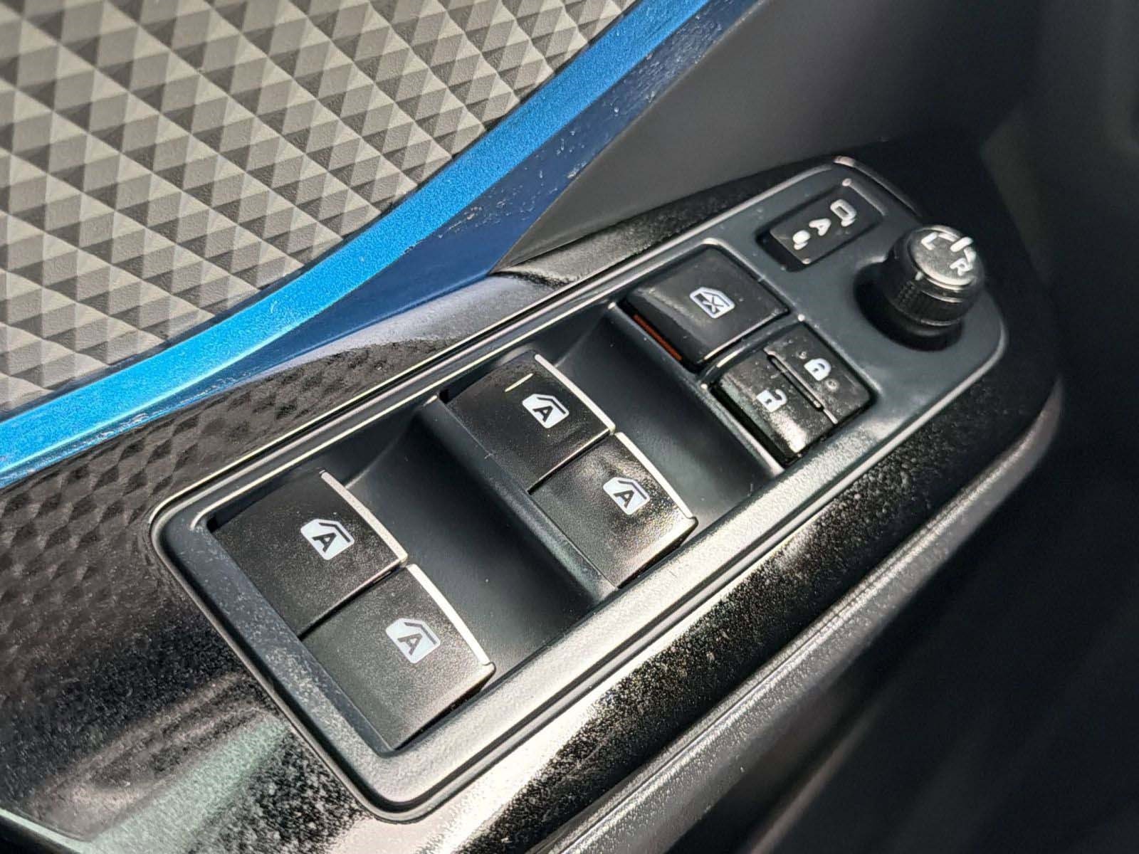 Used 2019 Toyota C-HR XLE FWD image 25