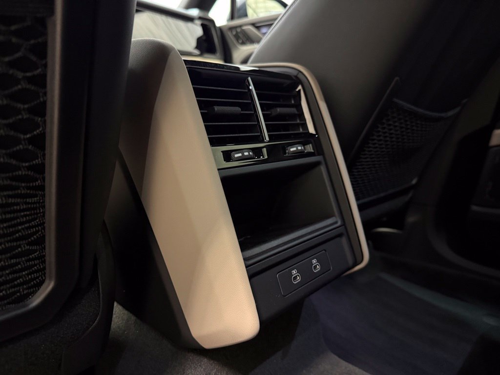 New 2026 Porsche Cayenne Electric AWD/4WD image 30