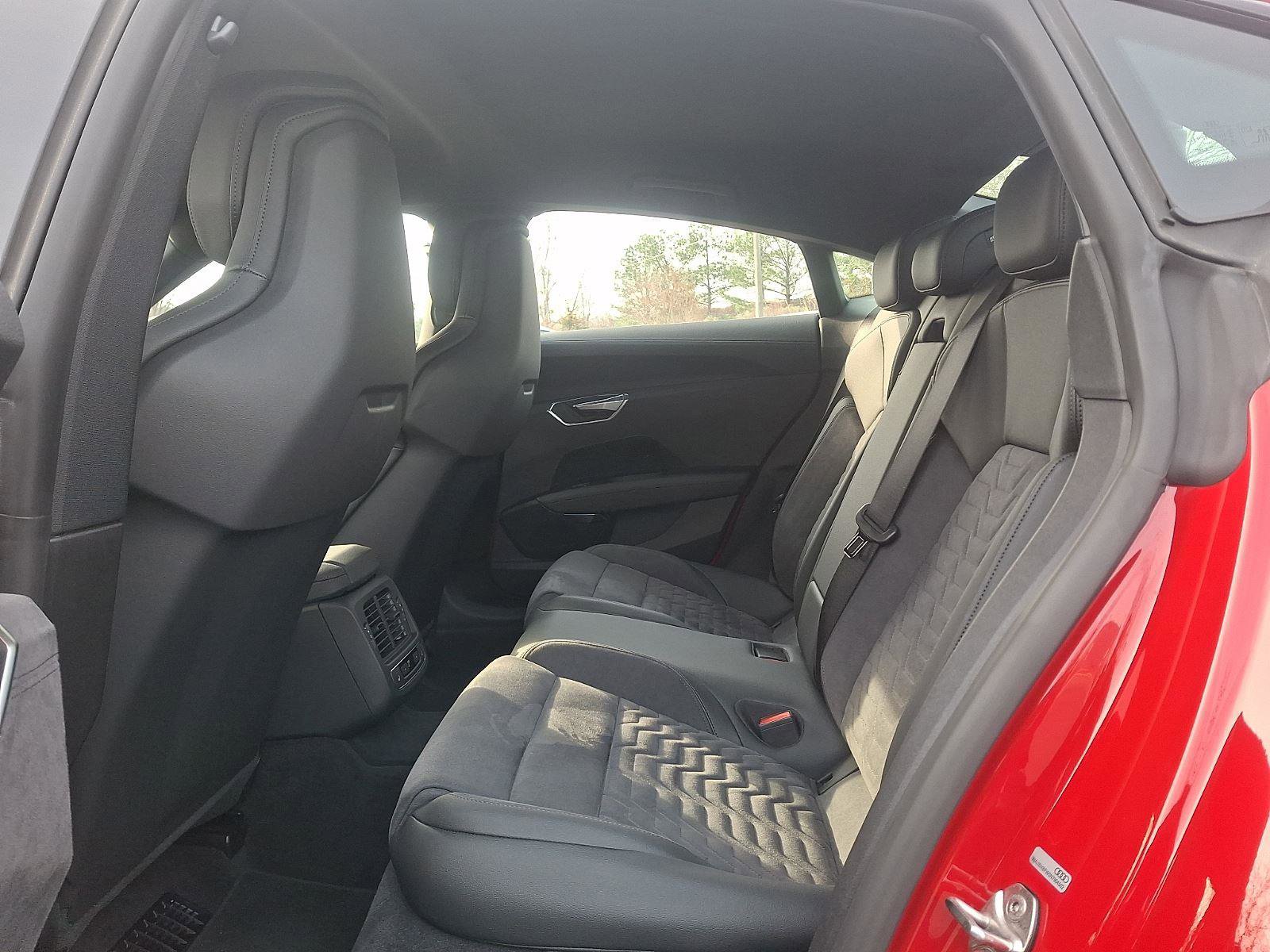 Certified 2022 Audi RS e-tron GT w/ Carbon Performance Package AWD/4WD image 10