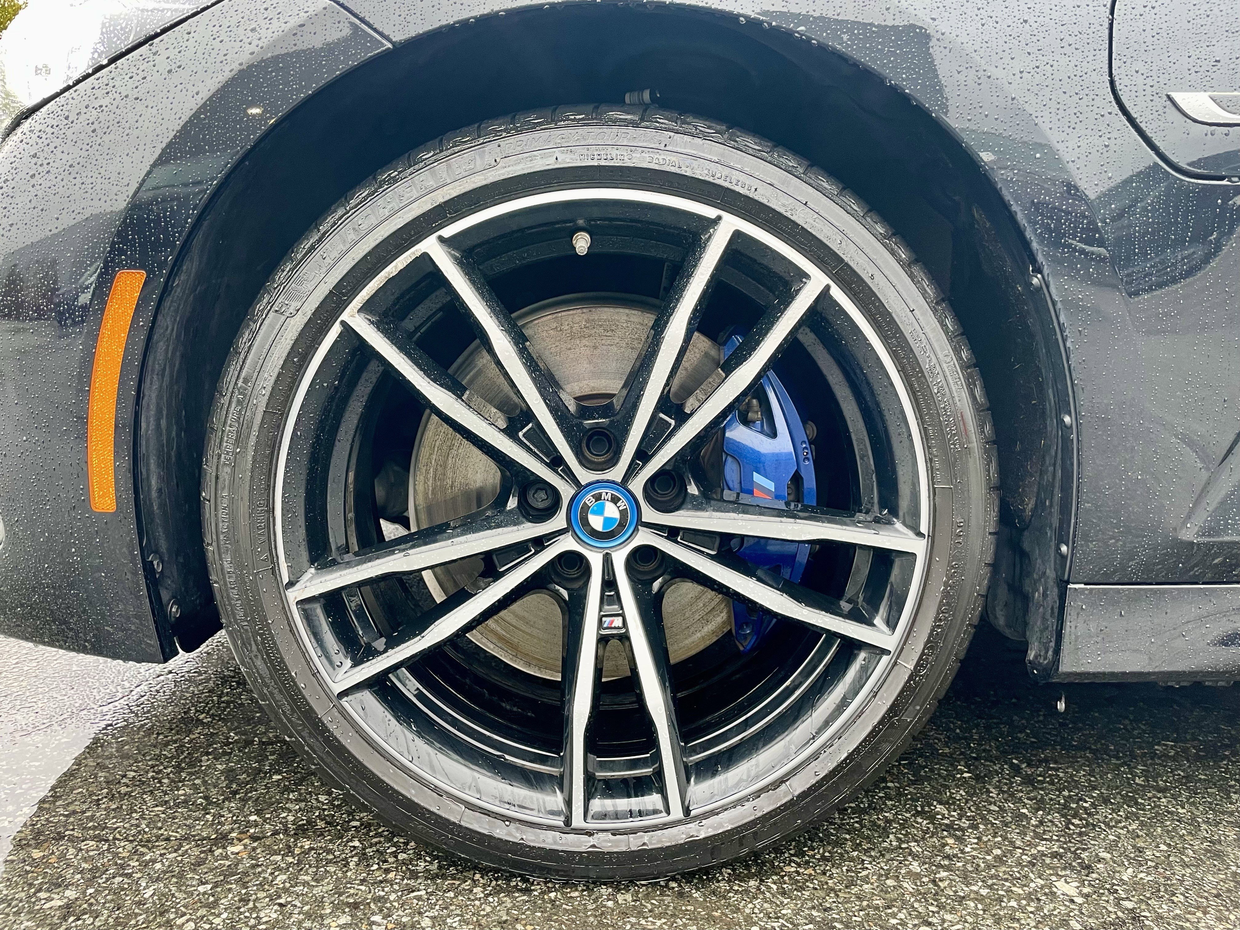 Used 2023 BMW 330e xDrive w/ M Sport Package AWD/4WD image 9