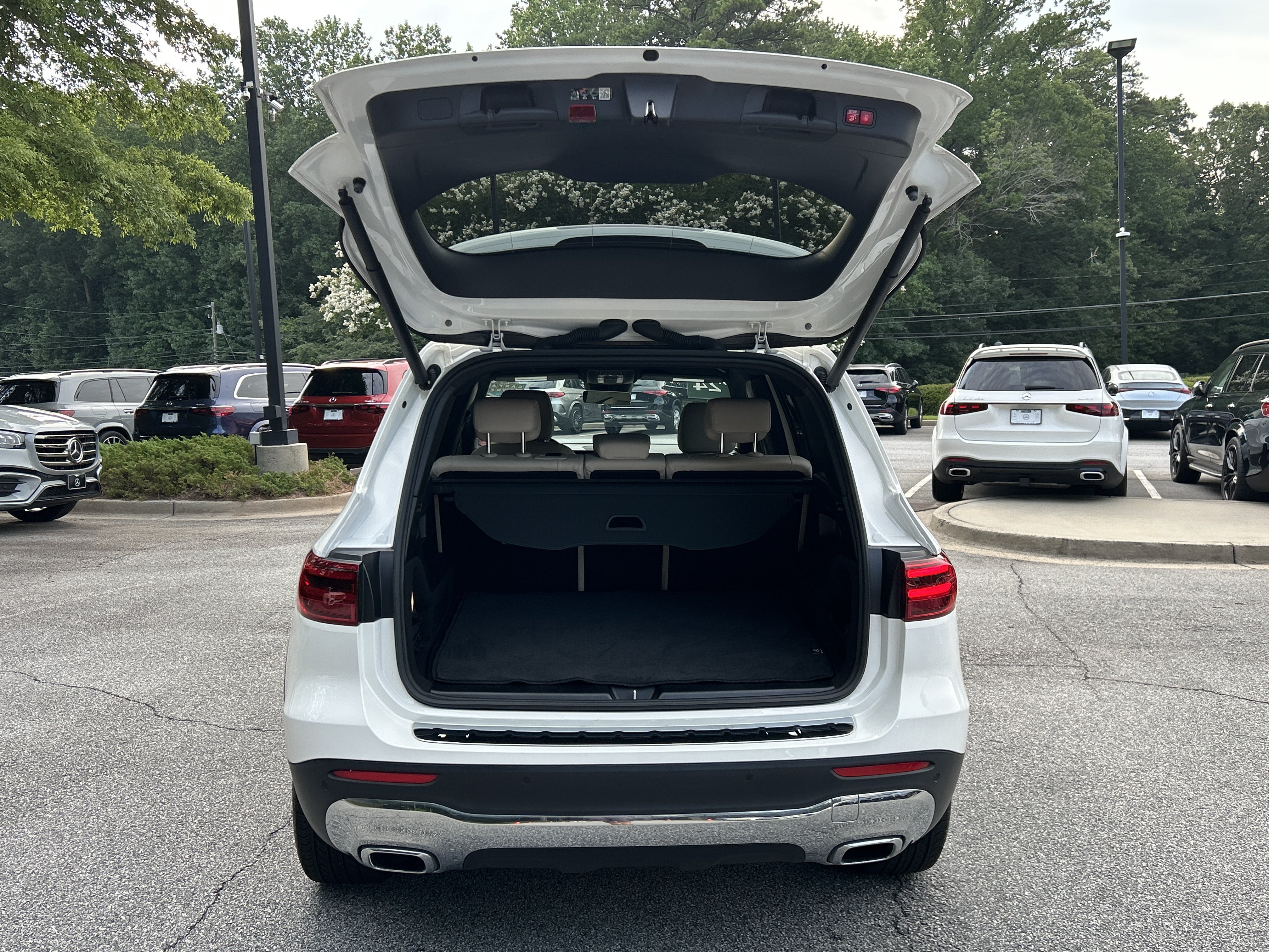 Certified 2024 Mercedes-Benz GLB 250 image 9