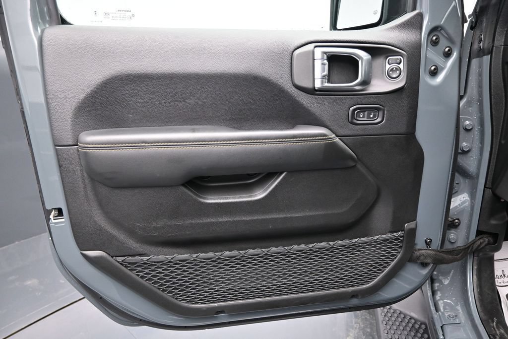 Used 2025 Jeep Wrangler Unlimited Sahara AWD/4WD image 10