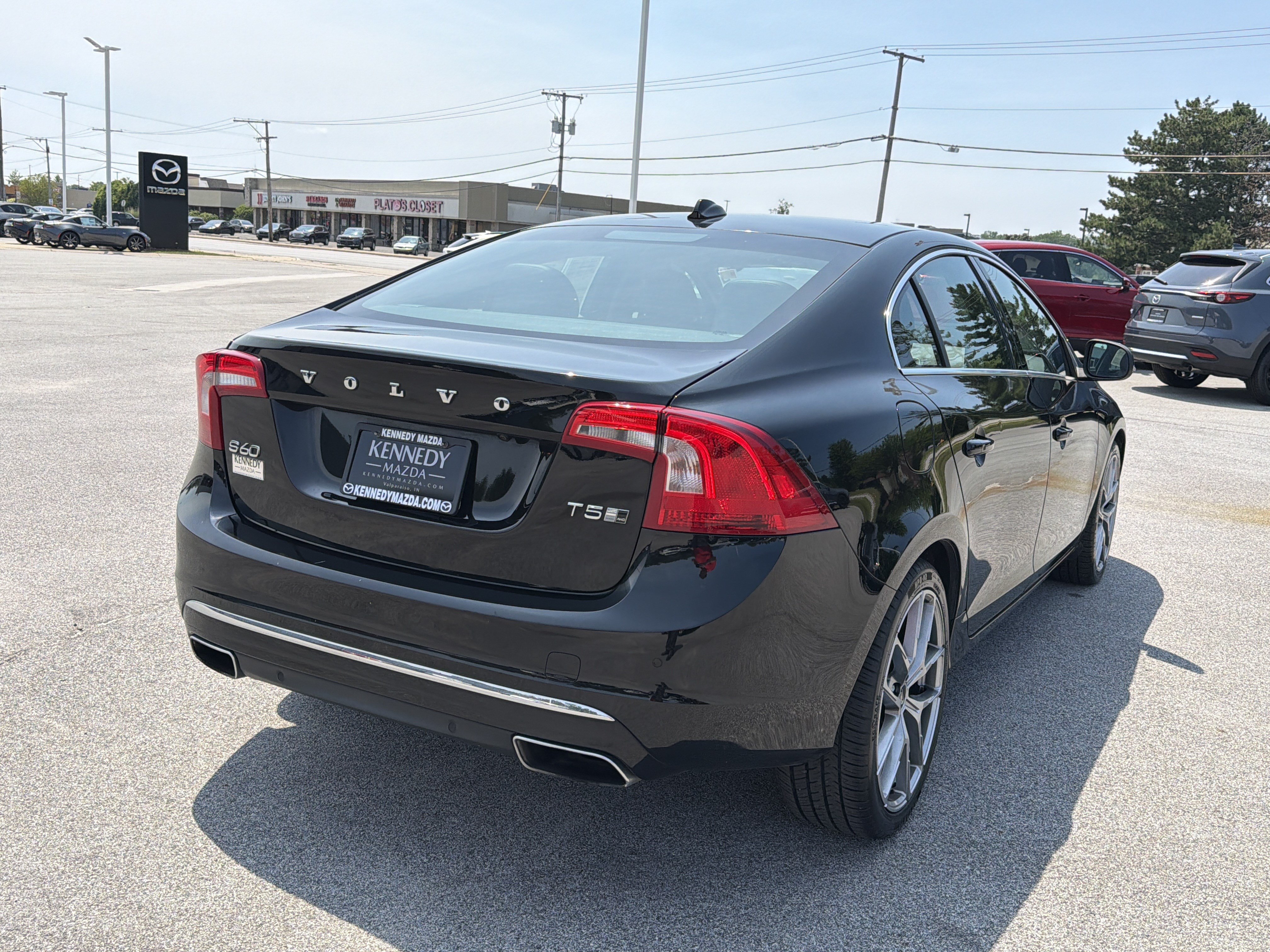 Used 2018 Volvo S60 T5 Inscription w/ Climate Package AWD/4WD image 3