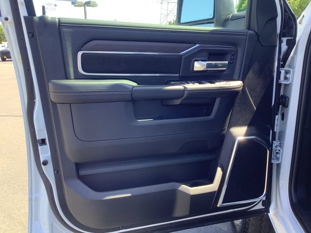 New 2026 RAM 2500 Laramie w/ Sport Appearance Package AWD/4WD image 9
