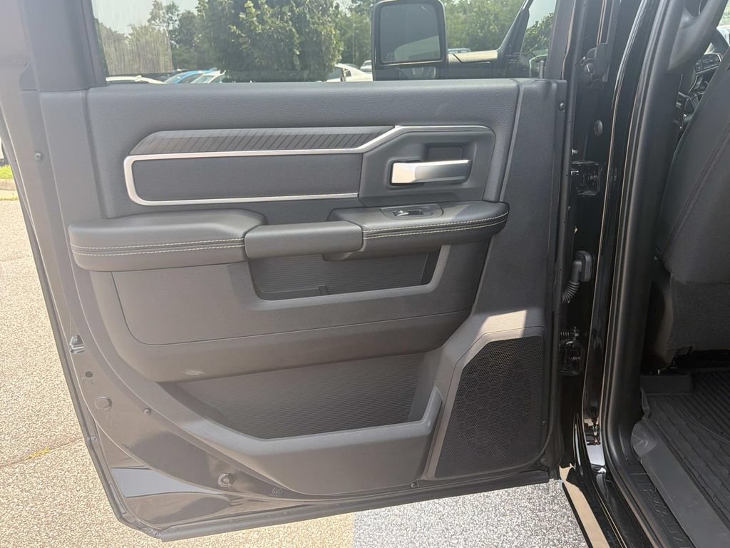 New 2026 RAM 2500 Big Horn AWD/4WD image 21