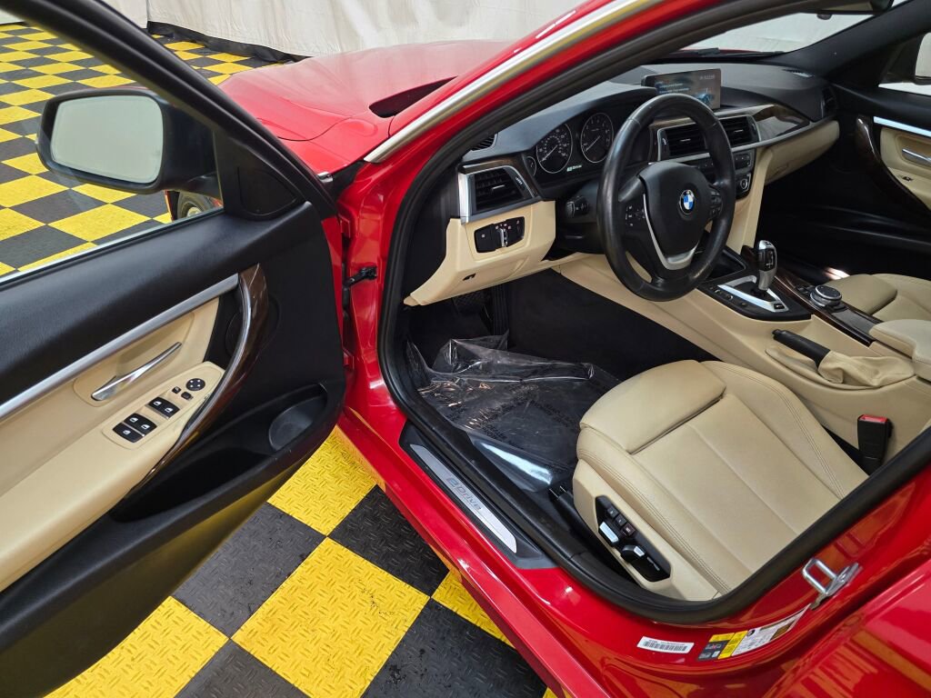 Used 2017 BMW 330e image 19