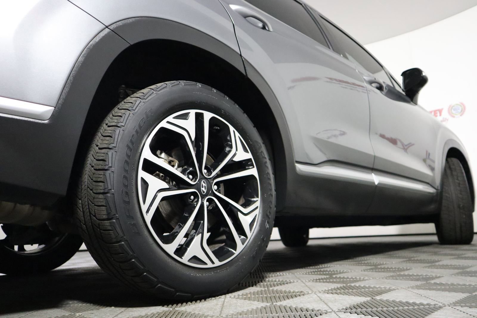 Used 2019 Hyundai Santa Fe Limited image 19