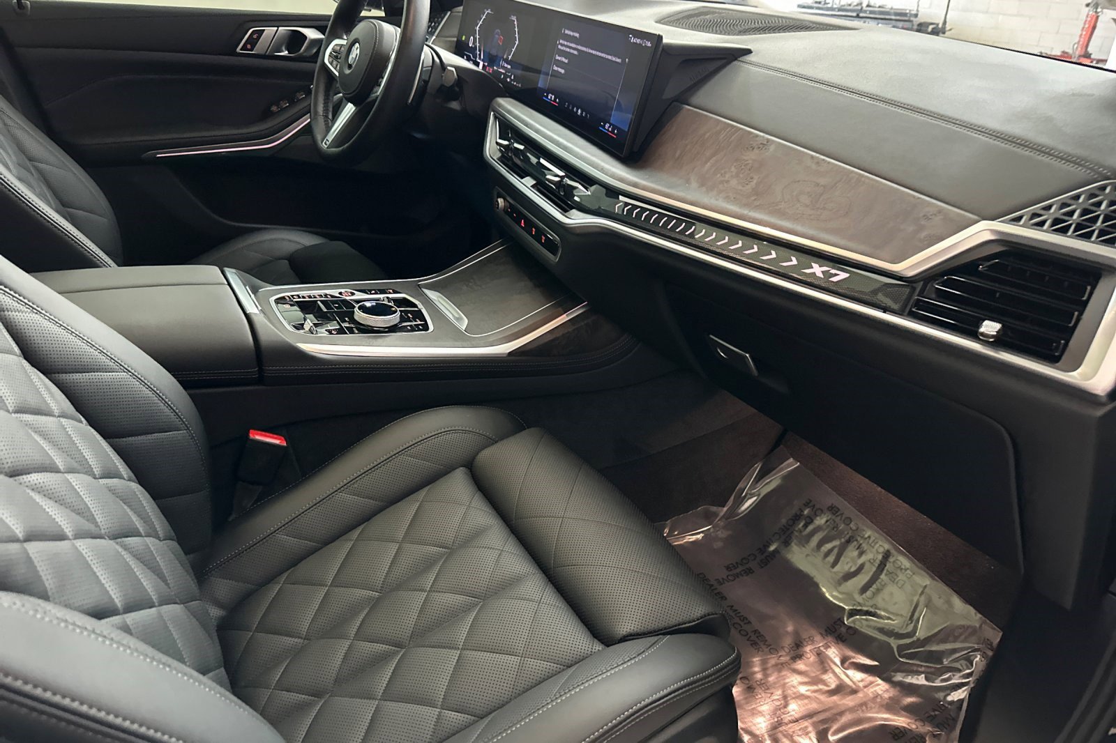 Certified 2025 BMW X7 xDrive40i w/ M Sport Package image 32