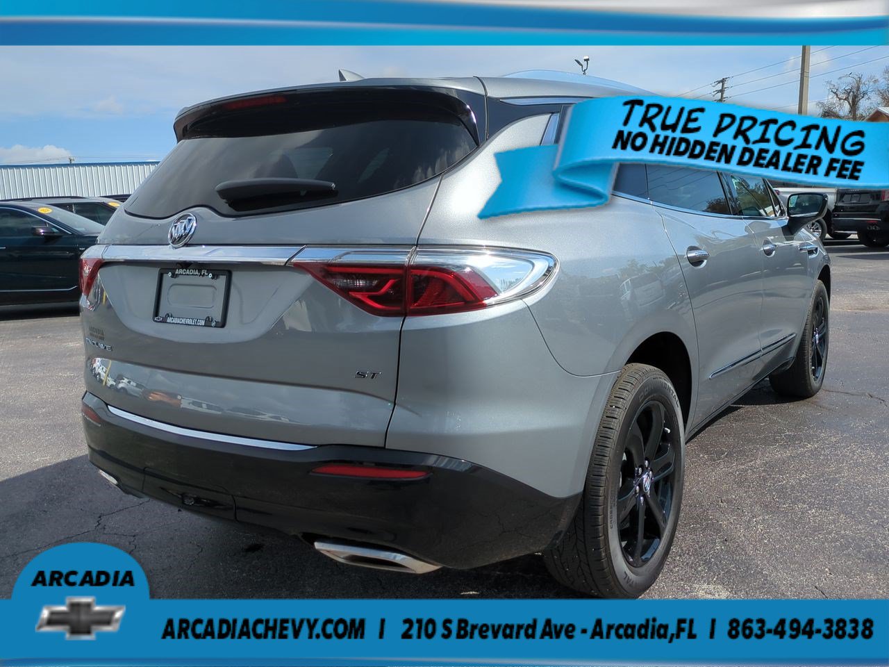 Used 2024 Buick Enclave Essence w/ Experience Buick Package FWD image 4