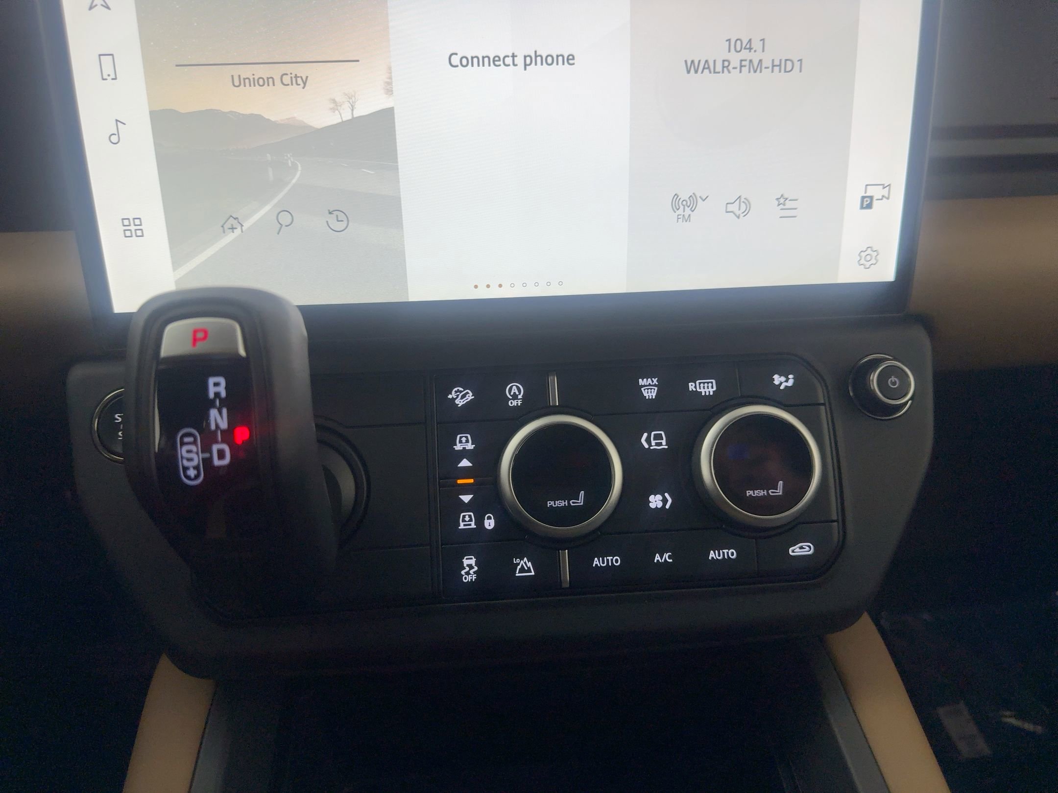 New 2026 Land Rover Defender 110 X-Dynamic SE image 21