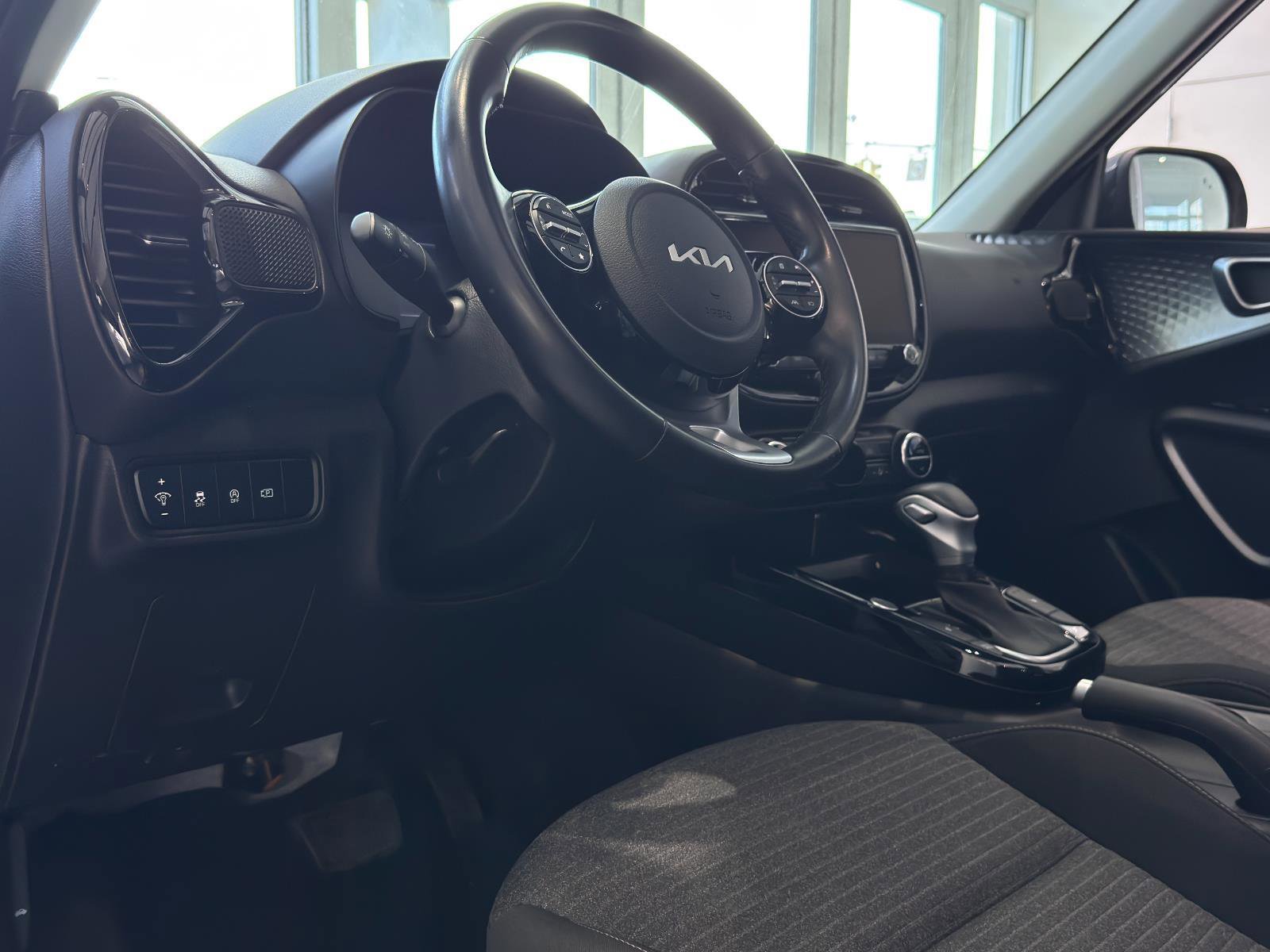 Used 2023 Kia Soul EX image 15