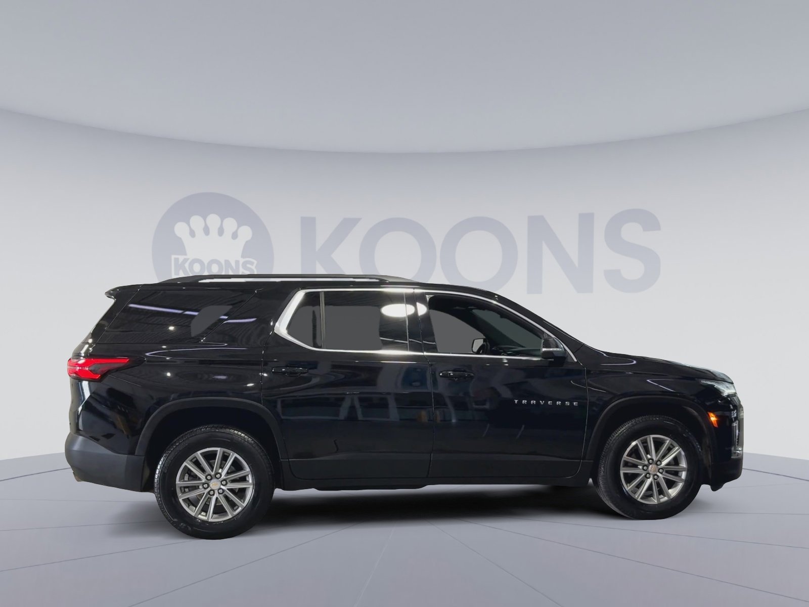 Used 2023 Chevrolet Traverse LT image 12