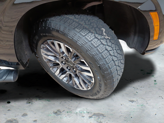 Certified 2025 Chevrolet Suburban Z71 AWD/4WD image 9