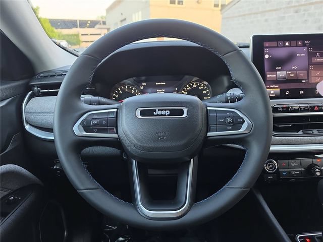 Used 2022 Jeep Compass Latitude AWD/4WD image 14