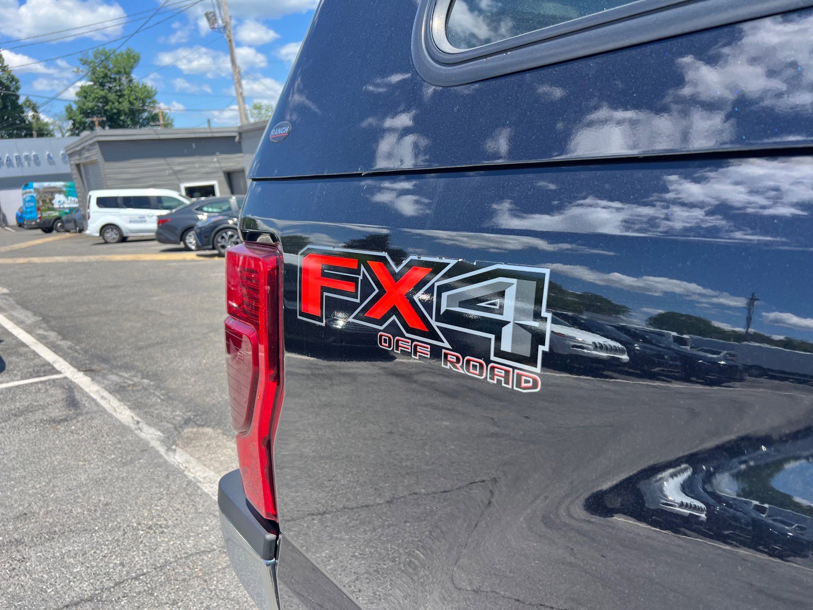 Certified 2022 Ford F350 XLT w/ XLT Premium Package AWD/4WD image 6