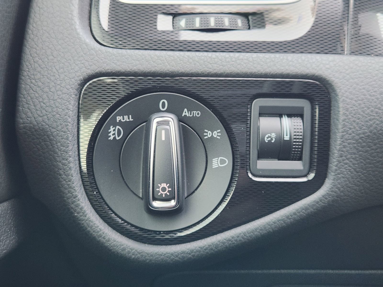 Used 2017 Volkswagen GTI Autobahn image 24