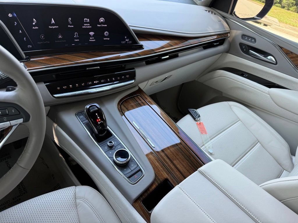 Certified 2024 Cadillac Escalade Sport Platinum w/ LPO, ONYX Package AWD/4WD image 31