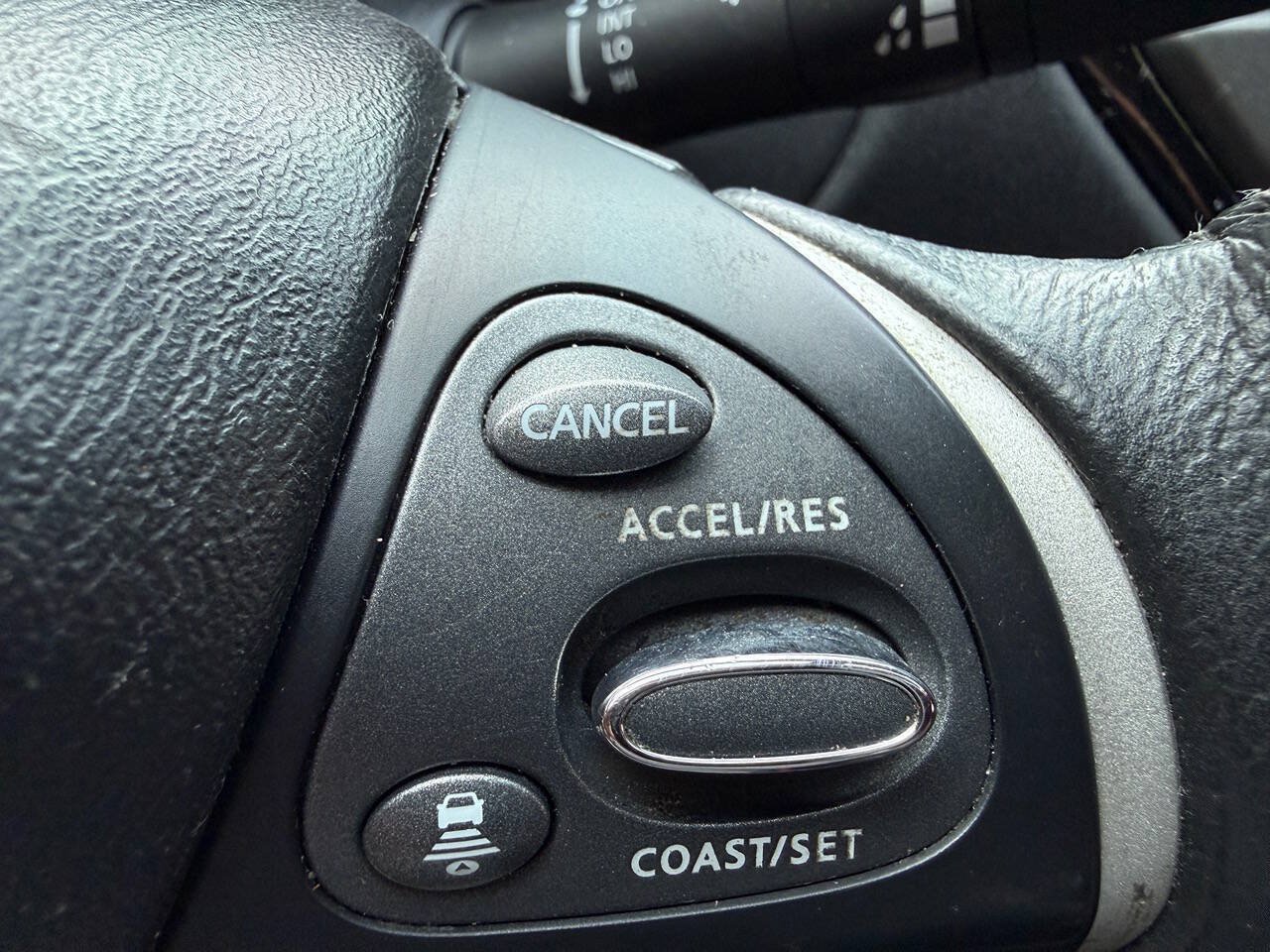 Used 2019 Nissan Pathfinder SV AWD/4WD image 32