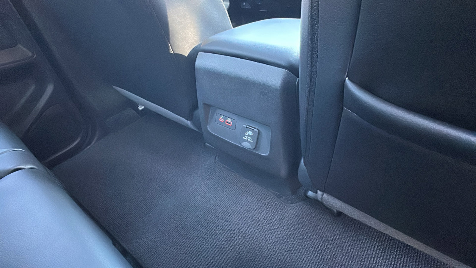 Certified 2025 Nissan Frontier SL image 25