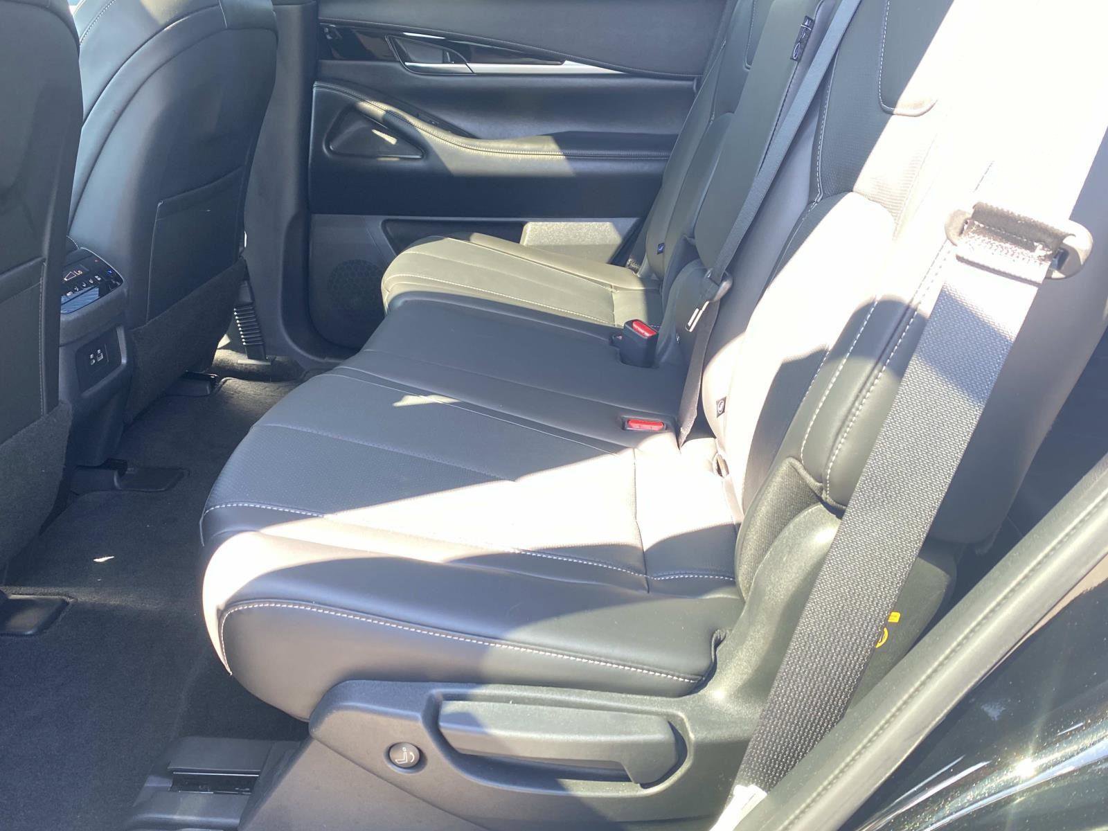 Used 2025 INFINITI QX60 Pure image 11