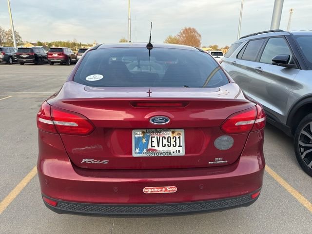 Used 2016 Ford Focus SE w/ SE Power Seat Package image 3